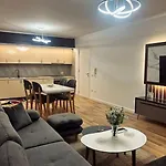 Апартаменты Art's *