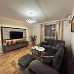 Апартаменты Art's *