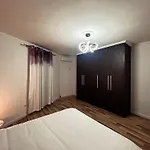 Art's * Тирана