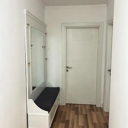 아파트 Art's 티라나