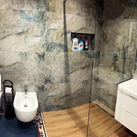 아파트 Art's 티라나