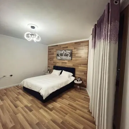 Apartment Art's *